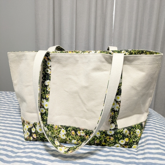 BAGGU Large Canvas Daisy Tote Bag - Picture 2 of 7